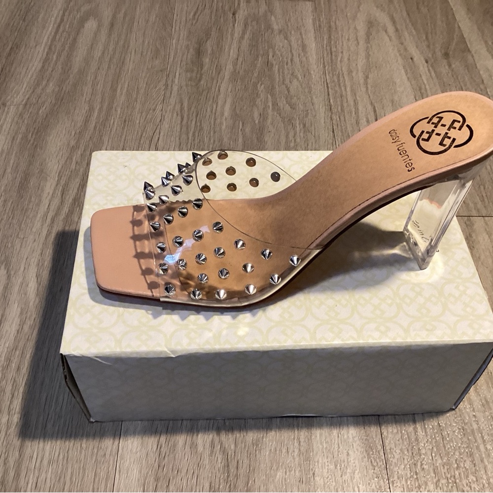 Daisy Fuentes Clear Heels Womens 9